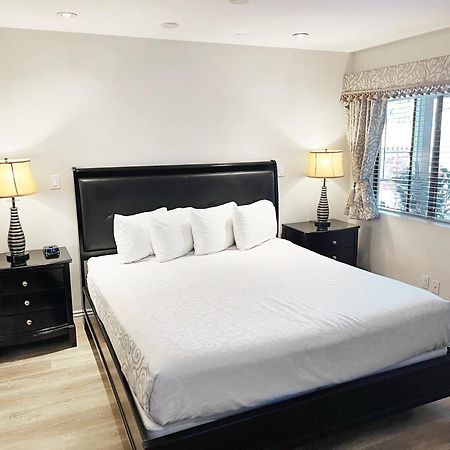 Catalina Courtyard Suites Авалон Экстерьер фото