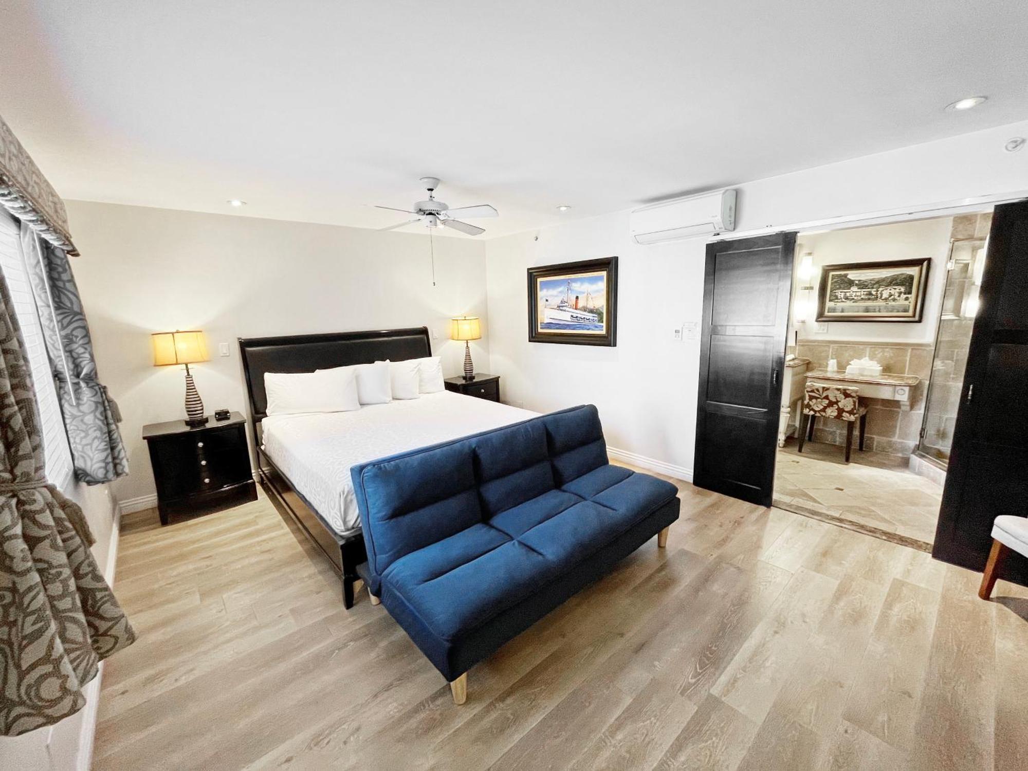 Catalina Courtyard Suites Авалон Экстерьер фото
