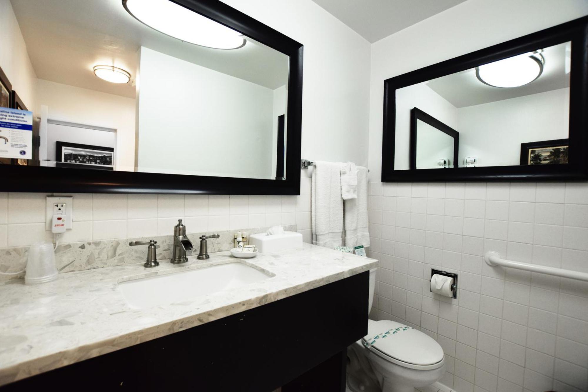 Catalina Courtyard Suites Авалон Экстерьер фото